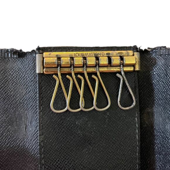 Louis Vuitton Black Epi 5 Hook Key Ring - Picture 5 of 11